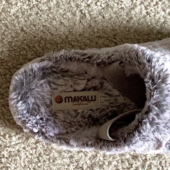 🔥EUC MAKALU CALIFORNIA SUPER CUTE&COMFY&FLUFFY HOUSE SHOES THEY FAVOR UGGS!!!! - Picture 8 of 8